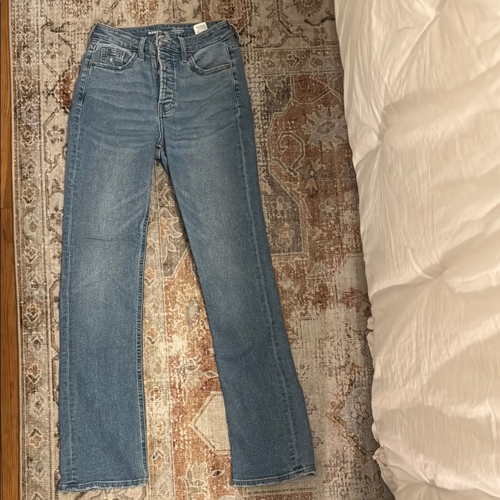 High waisted jeans